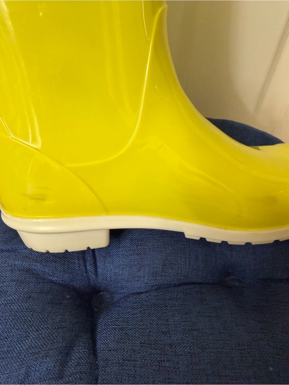 UGG Bright Yellow Waterproof Rain Boots - Picture 4 of 9